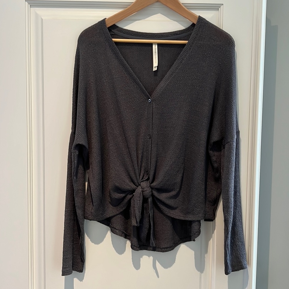 Khaki light Aritzia top